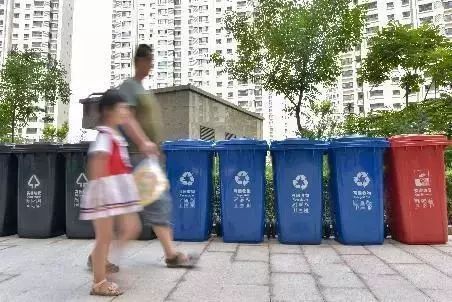 聚享游官方网站塑料废料桶卖疯有人成天接单2000万！东家感慨：金矿啊(图2)